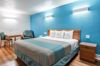Standard Room, 1 King Bed, Smoking