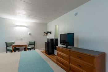 Standard Room, 1 King Bed, Smoking