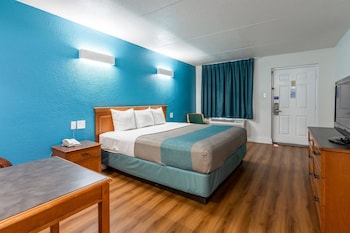 Standard Room, 1 King Bed, Smoking
