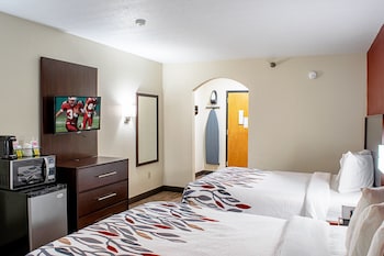 Deluxe Room, 2 Queen Beds (Smoke Free)