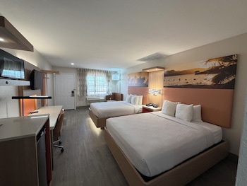 Standard Room, 2 Queen Beds, Non Smoking