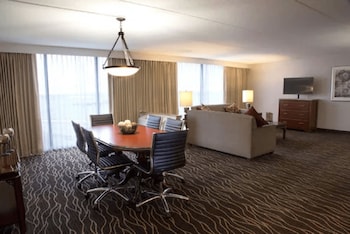 Room (Parlor)