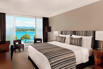 Deluxe Room, Lake View