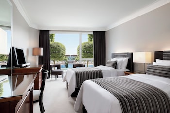 Deluxe Room, Non Smoking, Pool View