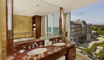 Suite, 1 Bedroom, Lake View