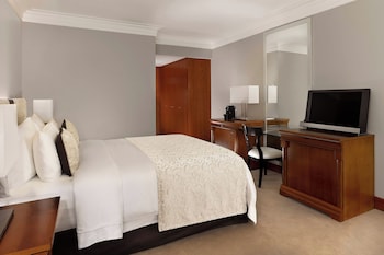 Deluxe Room, Non Smoking, Pool View
