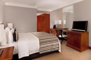 Deluxe Room, Non Smoking, Pool View