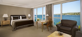 Suite, 1 Bedroom, Lake View