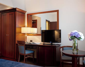 Family Room (Connecting)
