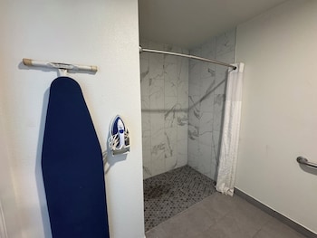 Room, 1 Queen Bed, Accessible, Non Smoking