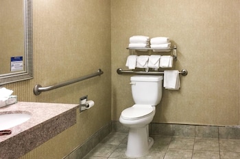 Accessible Room, 2 Queen Beds, Roll-In Shower, Non Smoking