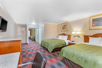 Standard Room, 2 Queen Beds, Non Smoking