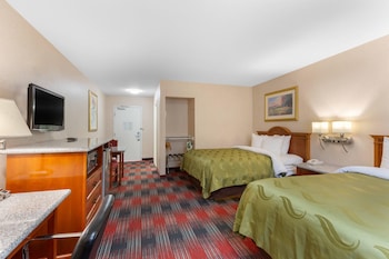 Accessible Room, 2 Queen Beds, Roll-In Shower, Non Smoking