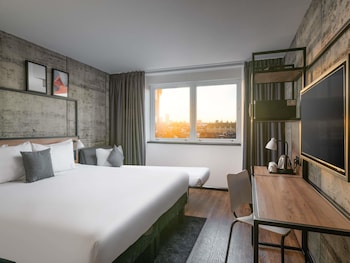 Superior Room, 1 King Bed with Sofa bed (Family Room Newly Refurbished)