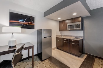 Standard Room, 2 Queen Beds, Non Smoking, Kitchenette