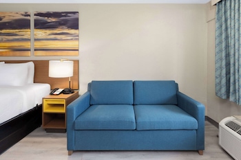 Studio Suite, 1 King Bed, Non Smoking