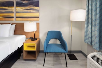 Room, 1 King Bed, Non Smoking