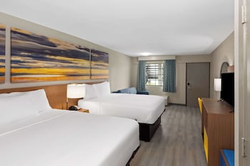Studio Suite, 2 Queen Beds, Non Smoking