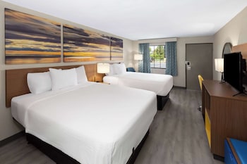Room, 2 Queen Beds, Non Smoking