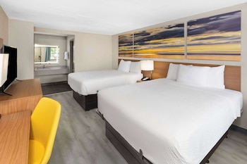 Room, 2 Queen Beds, Non Smoking