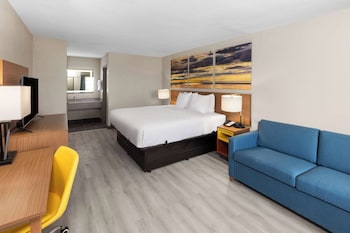 Studio Suite, 1 King Bed, Non Smoking