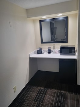 Deluxe Suite, 1 King Bed with Sofa bed