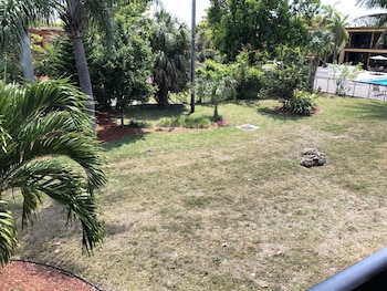 Room, 2 Double Beds, Non Smoking, Poolside