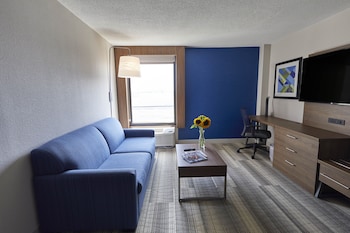 Suite, 1 Bedroom, Roll-in Shower (Mobility Accessible)