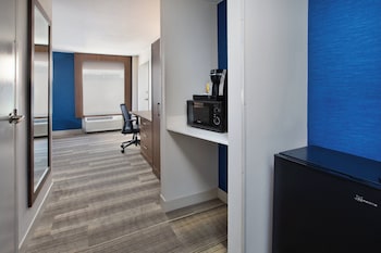 Standard Room, 1 King Bed, Accessible Bathtub (Mobility)