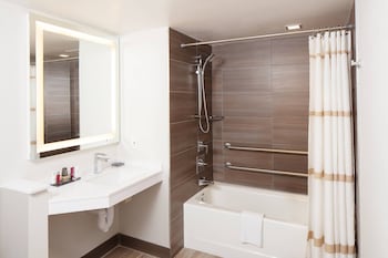 Room, 1 King Bed (Mobility Accessible, Roll-in Shower)