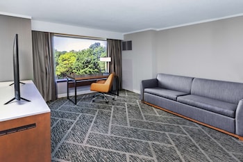 Standard Room, 2 Queen Beds, Accessible (Roll In Shower)