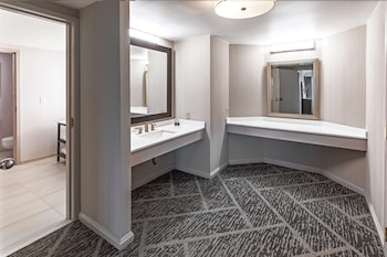 Suite, 1 King Bed, Non Smoking