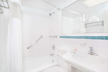 Two Bedroom Suite - 3 Queen Beds