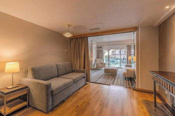 Family Room (Extra Bed)