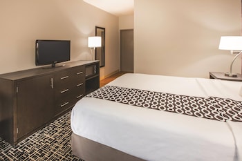 Comfort Single Room, 1 Queen Bed, Accessible, Non Smoking (Mobility/Hearing Impaired Accessible)