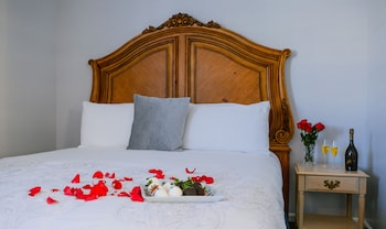Junior Suite, 1 King Bed, Non Smoking