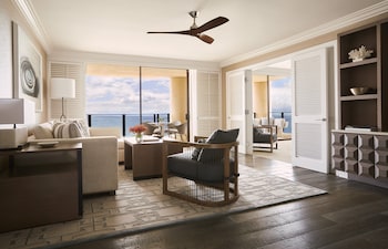 Ocean Front Prime One Bedroom Suite