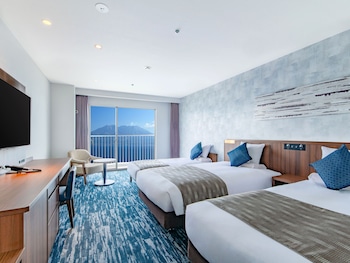Deluxe Family Triple Sakurajima View, Non-smoking (No Room Cleaning Service)