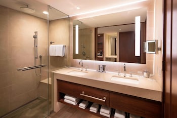Sirene, Age 21 Only, 2 adults only, Gulf View Guest room, 1 King