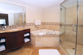 Suite, 2 Queen Beds (Lanai)