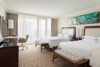 Room, 2 Queen Beds, Balcony (Mobility/Hearing Accessible, Tub)