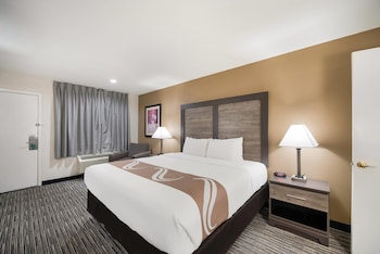 Room, 1 King Bed, Accessible, Smoking