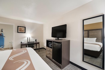 Room, 1 King Bed, Accessible, Smoking