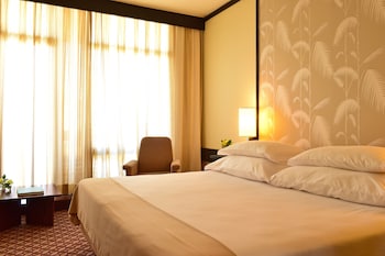 Double or Twin Room, Partial Sea View (Side Sea View)