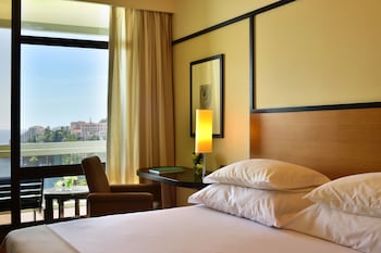 Double or Twin Room, Partial Sea View (Side Sea View)