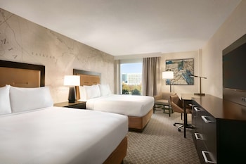 Room, 2 Queen Beds, Accessible, Bathtub (Mobility & Hearing)