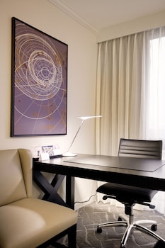 Room, 1 King Bed (High Floor)