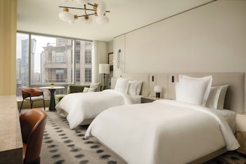 Premier Room, 2 Double Beds (Yorkville)