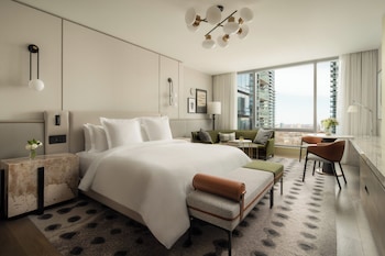 Premier Room, 1 King Bed (Yorkville)