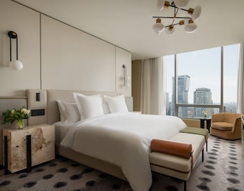 Superior, One King Bed, Accessible